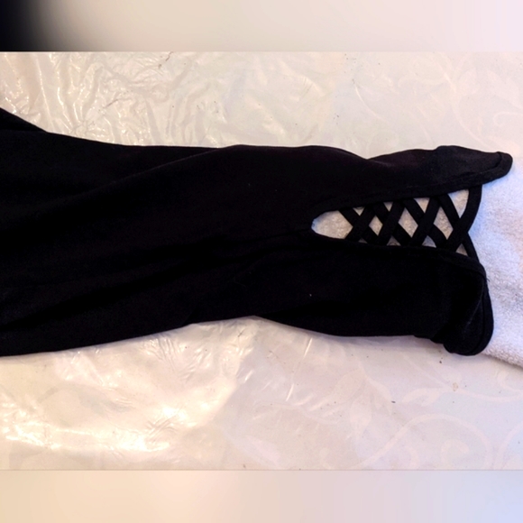 Capris w Criss-Cross Detail on Legs, Black, Women 1X by ACX Active - Picture 3 of 9